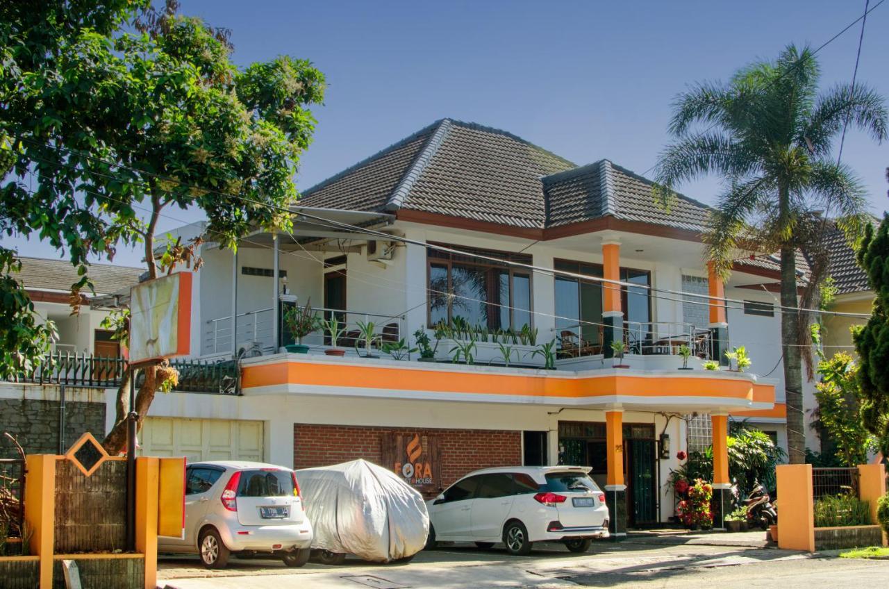 Fora Guest House Taman Lingkar Bandung Exterior photo